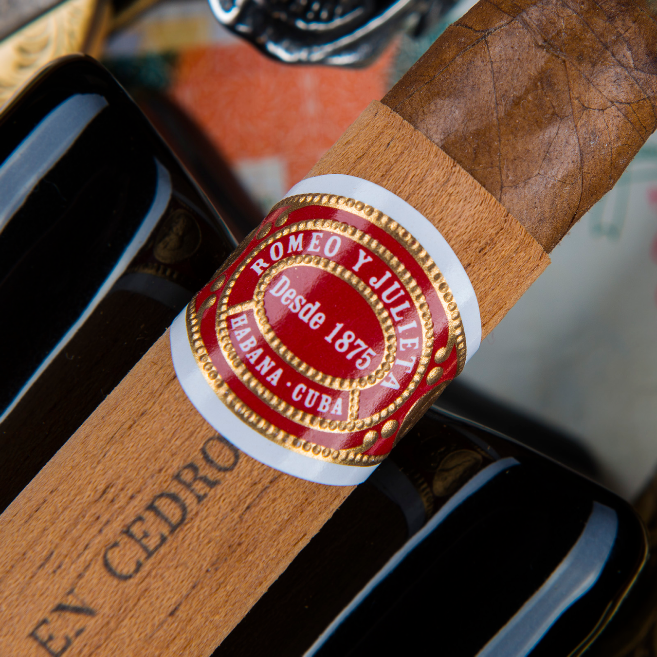 Romeo Y Julieta Coronitas En Cedro