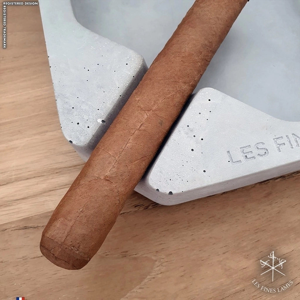 Cinzeiro concreto p/1 charuto LES FINES LAMES Monad cinza